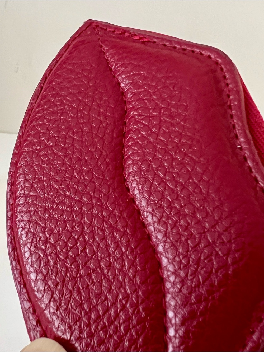Pandora Kiss More Lips Coin Purse Keychain Red Leather Collectible - Picture 8 of 11